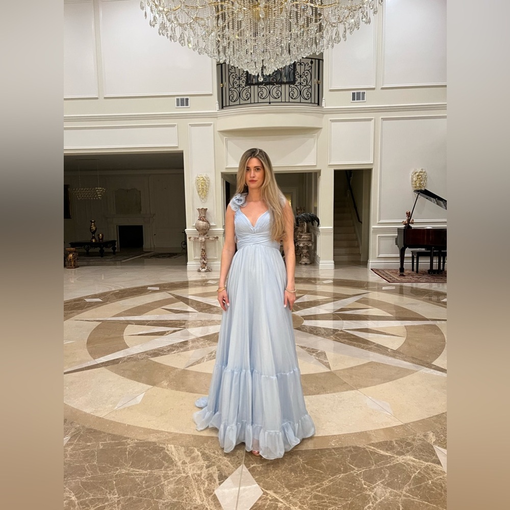 Mac Duggal gown size 6, worn only for a shoot